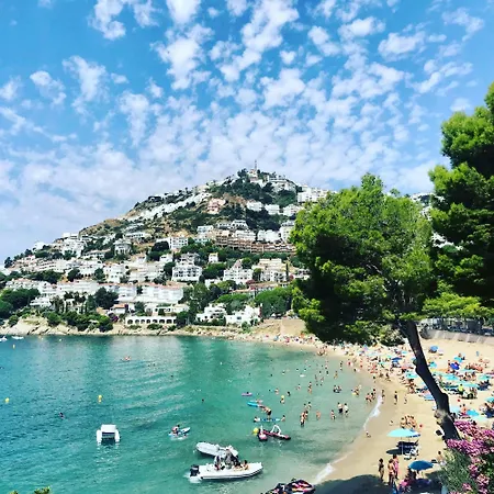 Apartamento En Roses A 2 Minutos De La Playa Con Vista Al Mar Apartment