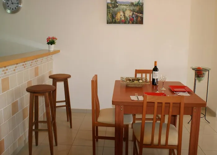 Precioso Piso En Roses Con Piscina Y Parking Av-18 *