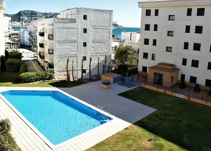 Precioso Piso En Roses Con Piscina Y Parking Av-18 *